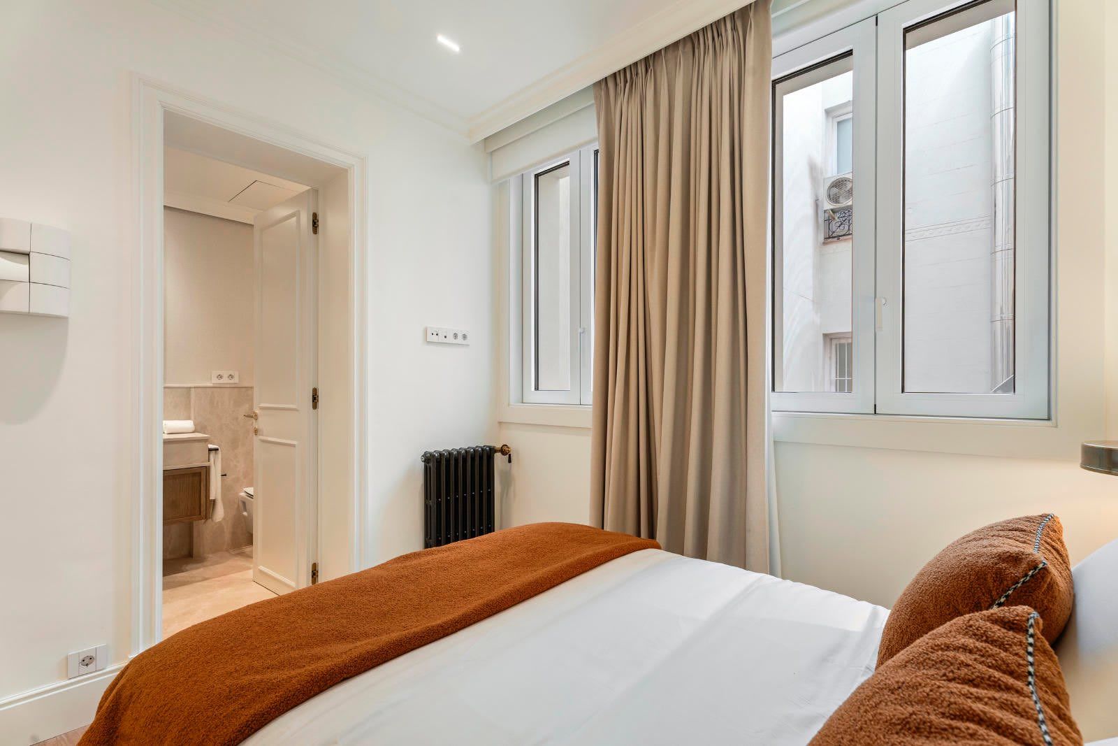Apartment in Madrid — photo 4