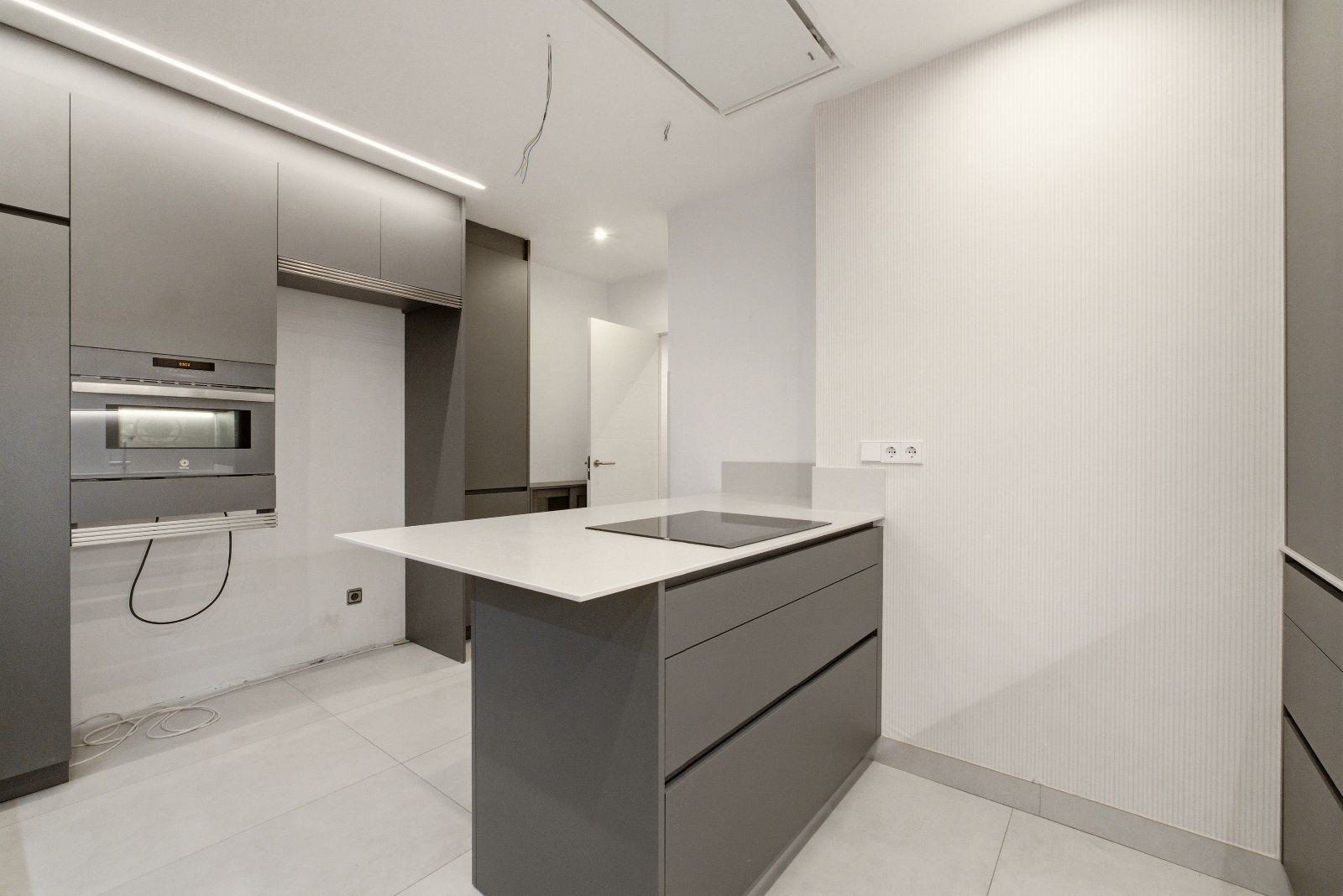 Bright 3-bedroom apartment — Amado Nervo (159 m²), Retiro, Madrid — photo 5
