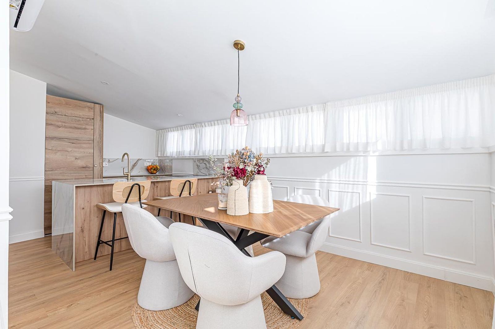 8th-floor penthouse with terrace — Santísima Trinidad (134 m²), Chamberí, Madrid — photo 3