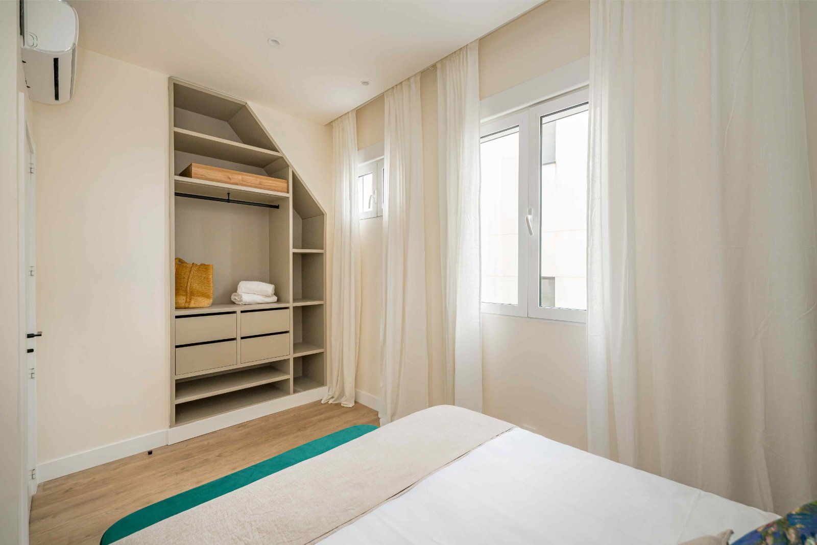 1-bedroom apartment on the 1st floor — Lope de Vega 5, Cortes, Madrid — photo 3