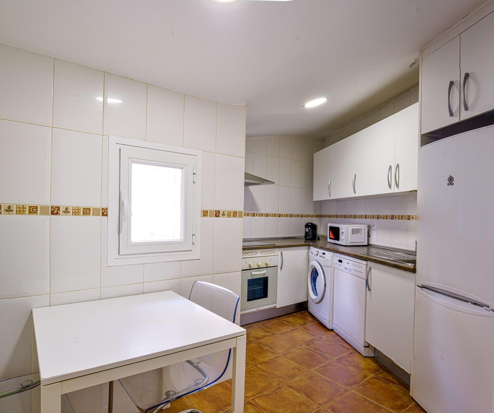 Bright 3-bedroom apartment — Isabel la Católica 7, Universidad, Madrid — photo 3