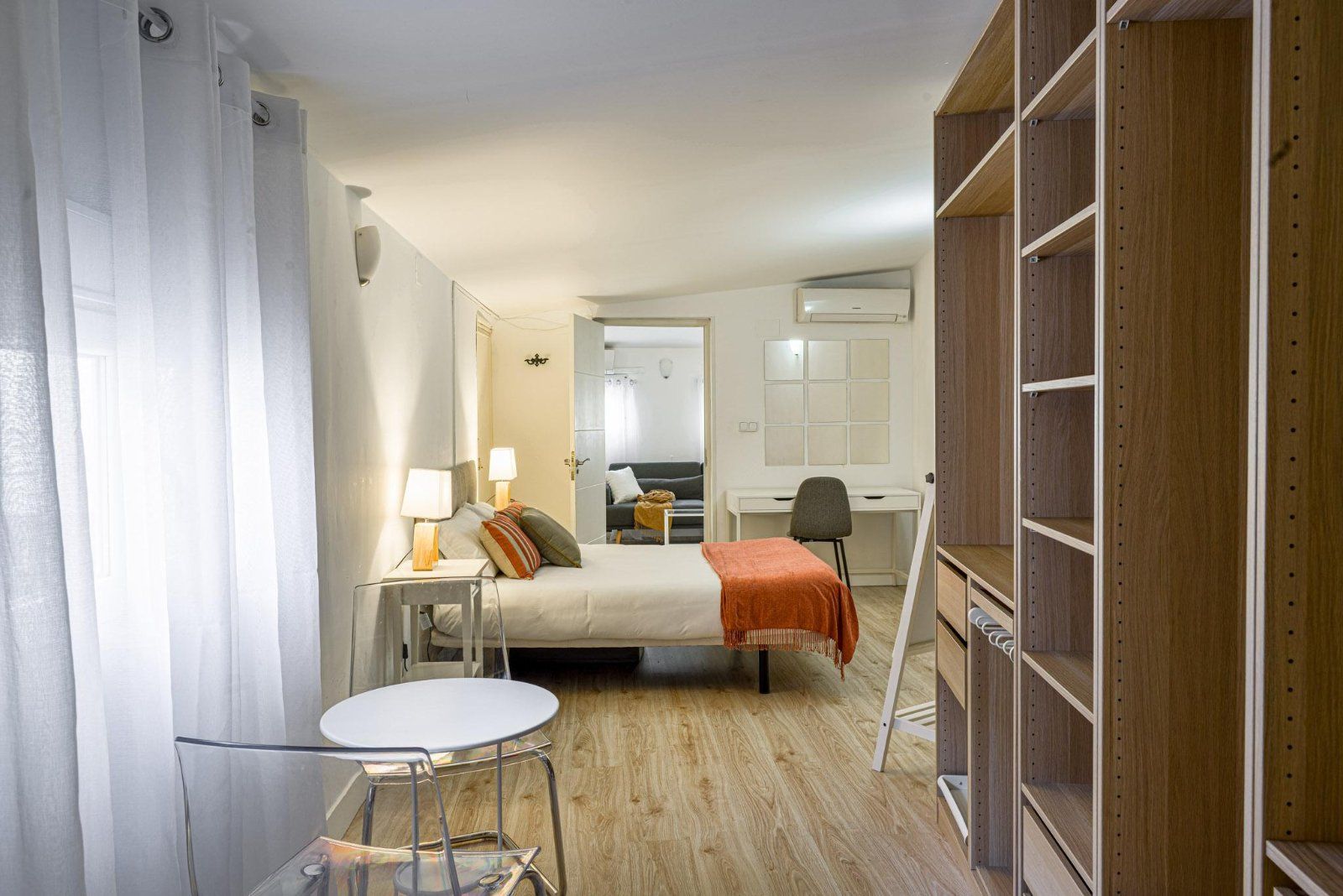 Bright 3-bedroom apartment — Isabel la Católica 7, Universidad, Madrid — photo 4