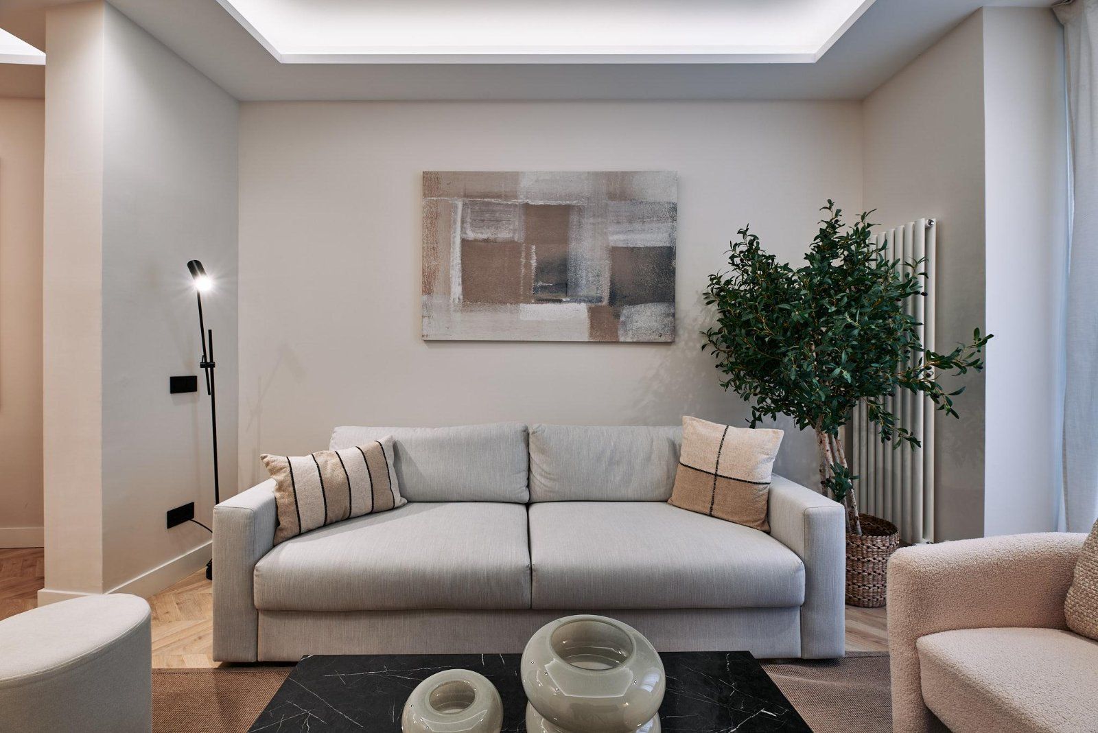 Bright 3-bedroom apartment — Tetuán 20, Centro, Sol, Madrid — photo 3