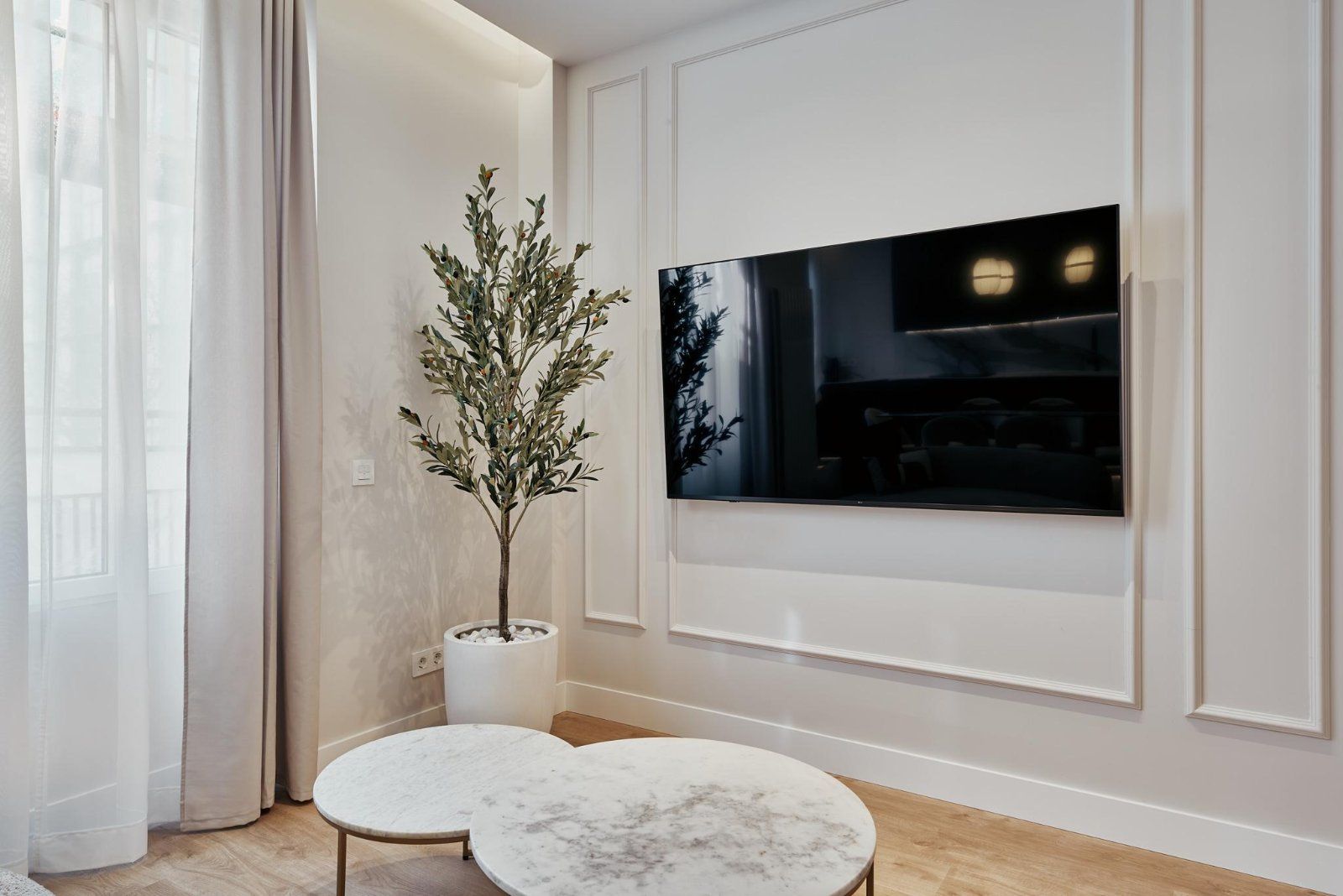 Bright 3-bedroom apartment — Alcántara 21, Salamanca, Madrid — photo 4