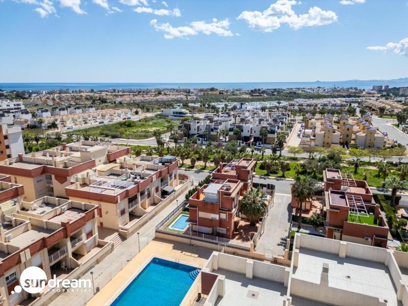Piso en venta con 2 habitaciones y piscina en Cabo Roig — photo 4