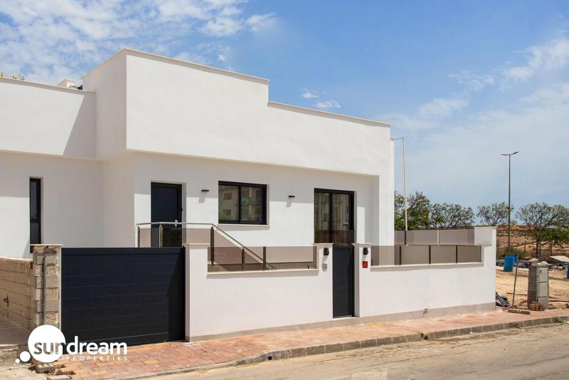 VILLAS PAREADAS EN UNA SOLA PLANTA DE NUEVA CONSTRUCCIÓN EN SUCINA — photo 3