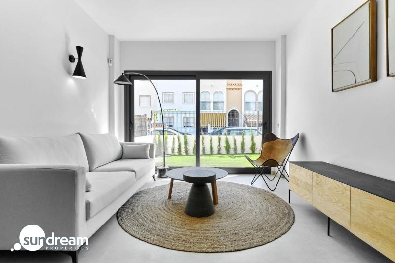Bungalow de planta baja a la venta cerca del mar en La Veleta(Torrevieja) — photo 4