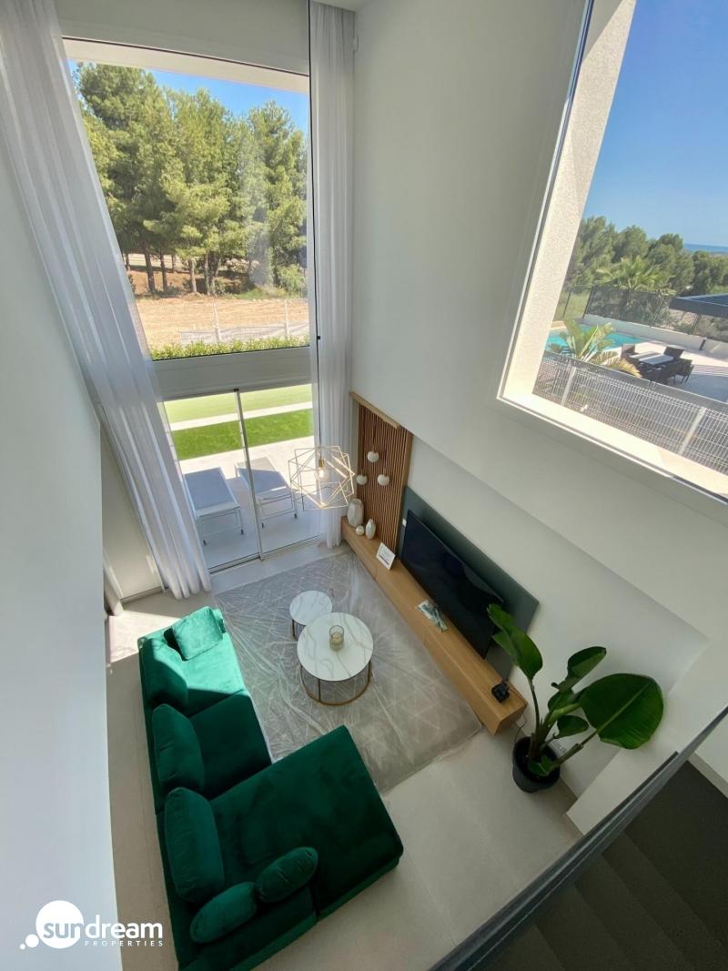 Villa moderna de 3 dormitorios con piscina privada en Finestrat — photo 4